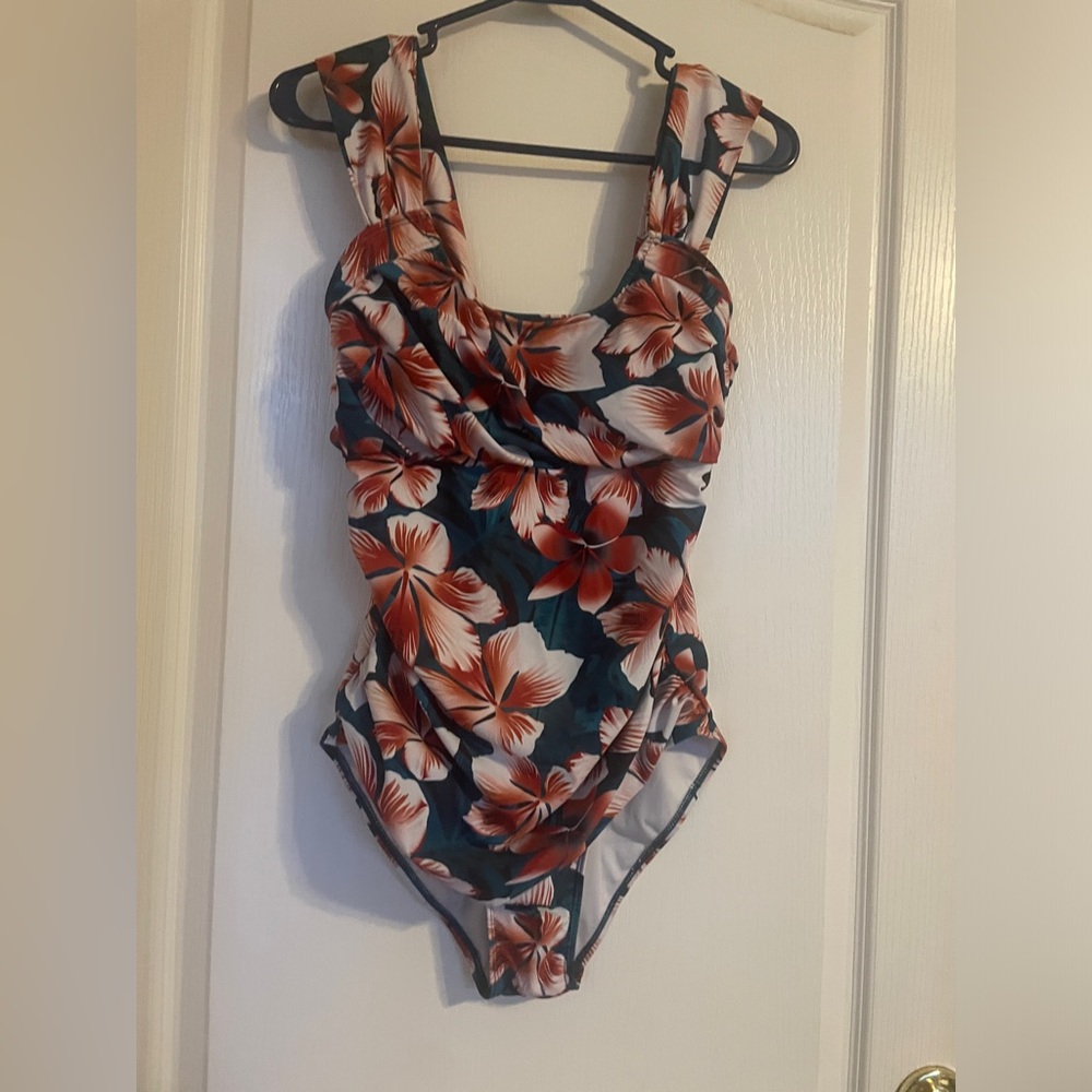 Beachsissi Floral One-Piece Swimsuit‎ Large Beach Resort Travel Vacation